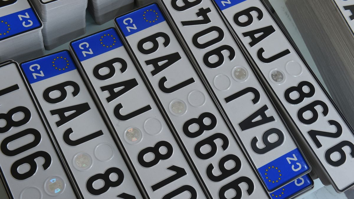 Motoristé by si mohli předem rezervovat registrační značku na auta